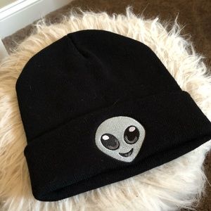 Elmakias Winter alien beanie - never worn